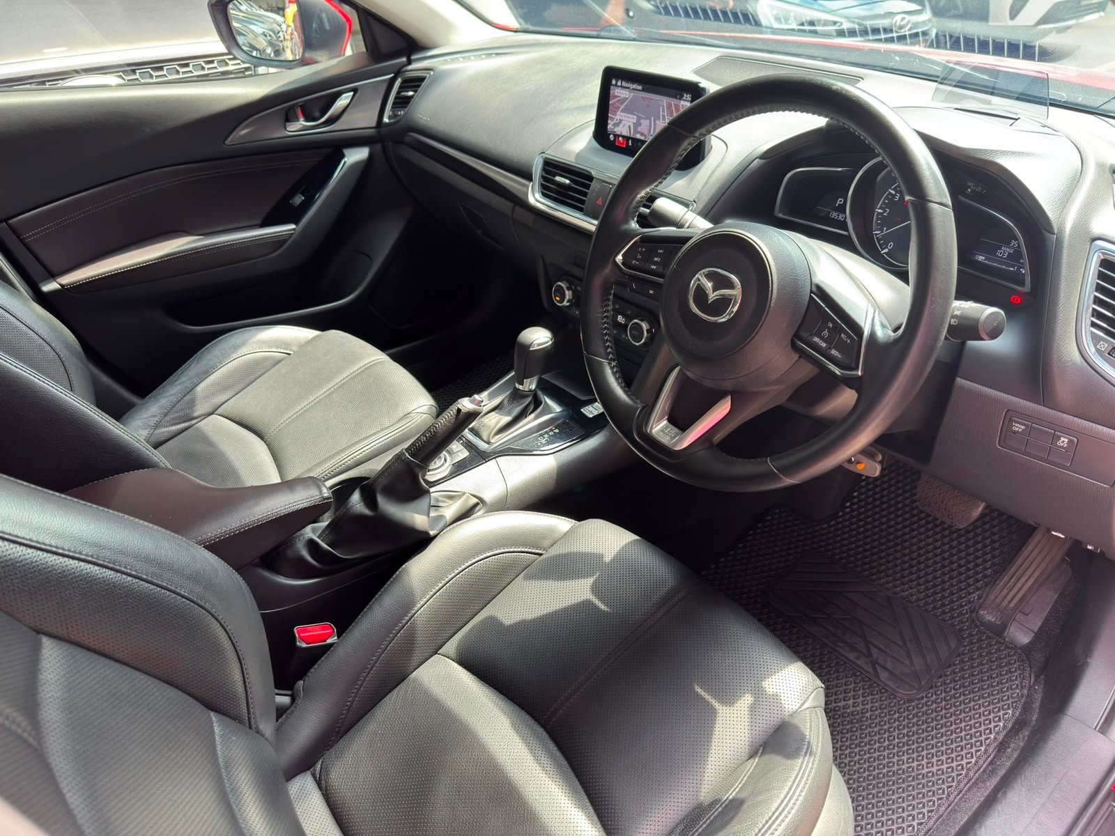 Mazda 3 1.5 LED photo 7